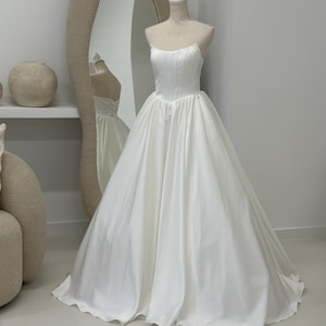 Strapless Wedding Dress|Satin Wedding Dress|Ball Gown| Basque Waist Wedding Dress|Drop Waist Wedding Dress|Minimalist Wedding Dress