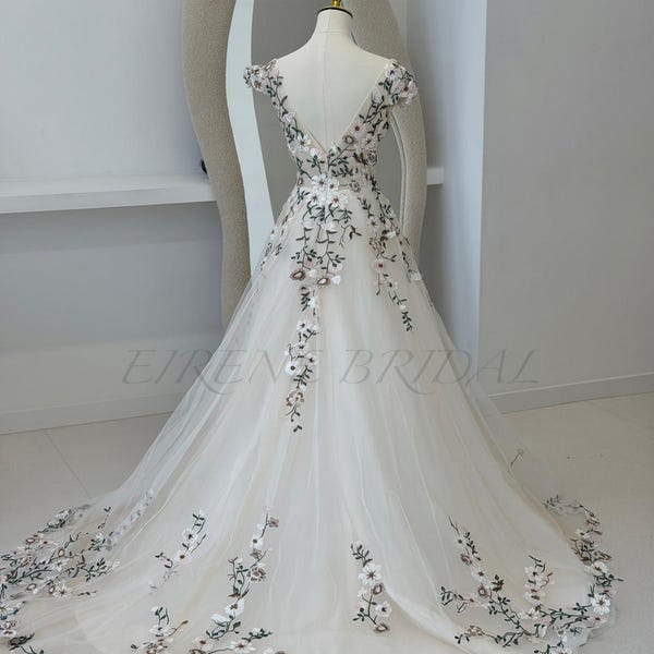 Embroidered Wedding Gown Boho Bridal Dress Tulle A-Line Cap Sleeve V-Neck Flower Prom