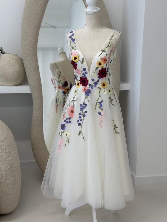 Neck Sleeveless Multi Color Flower Embroidery Tulle Cocktail Dress Short Wedding Guest Formal Attire Neck Sleeveless Multi Color Flower Embroidery Tulle Cocktail Dress Short Wedding Guest Formal Attire