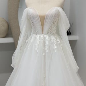 Vendu ! Robe de mariée à épaules dénudées|Robe de mariée fantaisiste|| Robe de mariée à manches longues bouffantes|Robe de mariée princesse|Robe de mariée fée