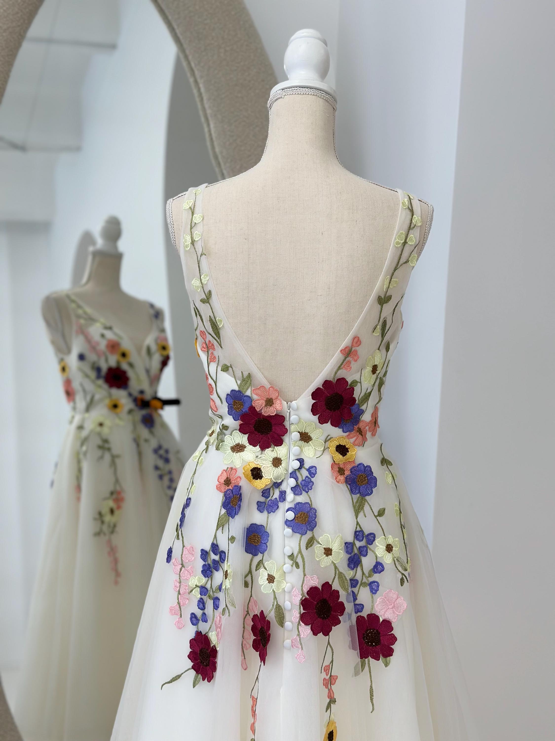 colorful cocktail dresses for wedding Neck Sleeveless Multi Color Flower Embroidery Tulle Cocktail Dress Short Wedding Guest Formal Attire