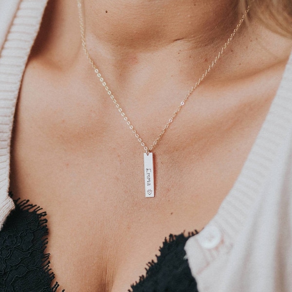 Dog Loss Gift, Personalized Pet Name Vertical Bar Necklace. Jewelry with Dog Name. Pet Loss, Dog Memorial Necklace, Paw Print Jewelry