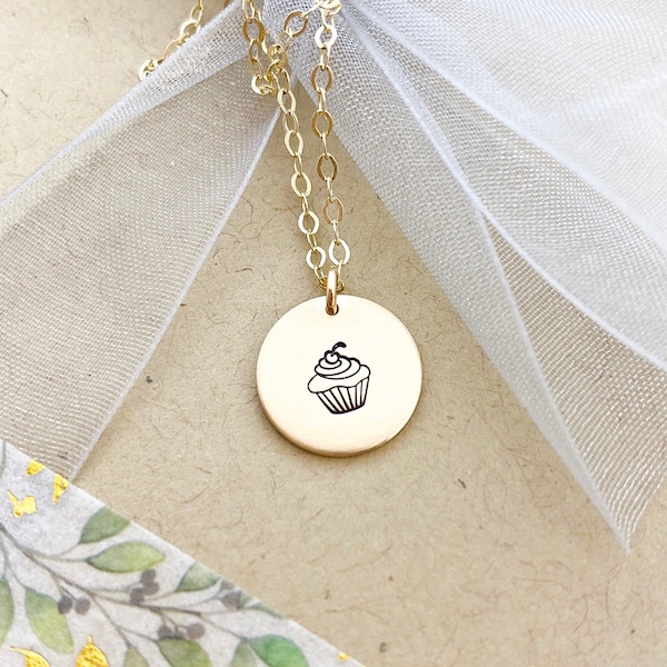 Baker’s Cupcake Disc Necklace, Personalized Circle Necklace, Your Choice of Initial, Symbol, Monogram, Layered Disc Necklace, Cupcake Queen