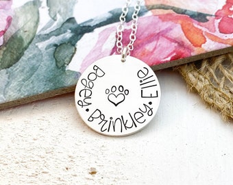 Personalized Pet Name Circle Pendant Necklace. Dog Lover Gift. Jewelry with Dog Names. Pet Loss, Dog Memorial Necklace, Paw Print Jewelry