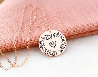 Personalized Pet Name Circle Pendant Necklace. Dog or Cat Loss Gift. Dog Name Jewelry. Pet Loss, Dog Memorial Necklace, Paw Print Jewelry