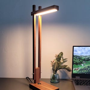 Minimalist Walnut Wood LED Table Lamp, Adjustable Height, Modern Office Lighting, Bedside Reading Lamp
