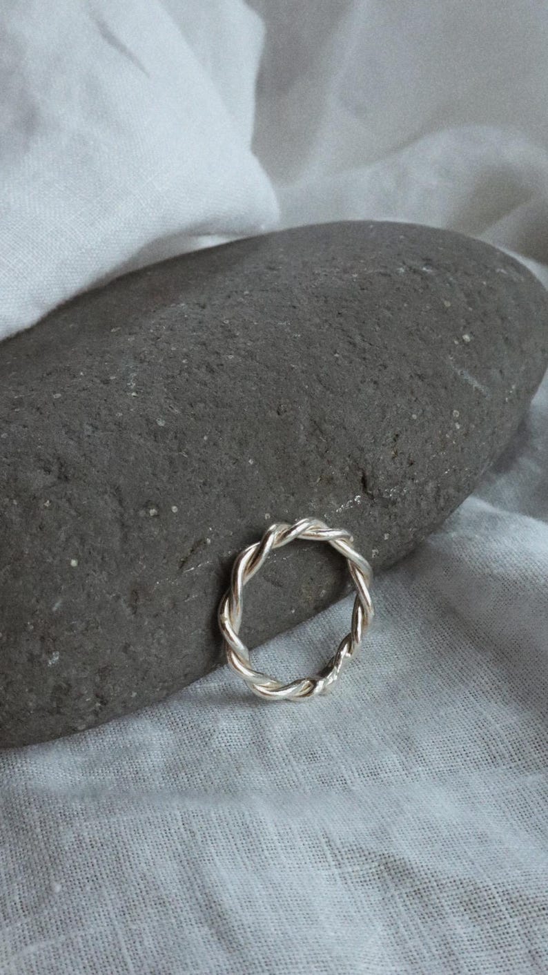 LA CUERDA Ring – Handgefertigter Ring, Sterlingsilber-Schmuck, Wachsausschmelzverfahren, Organischer Schmuck Bild 1