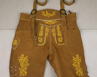 Mens Golden Brown Lederhosen Suede Oktoberfest Outfit with Yellow Oak Embroidery Bavarian German Costume for Beer Festival