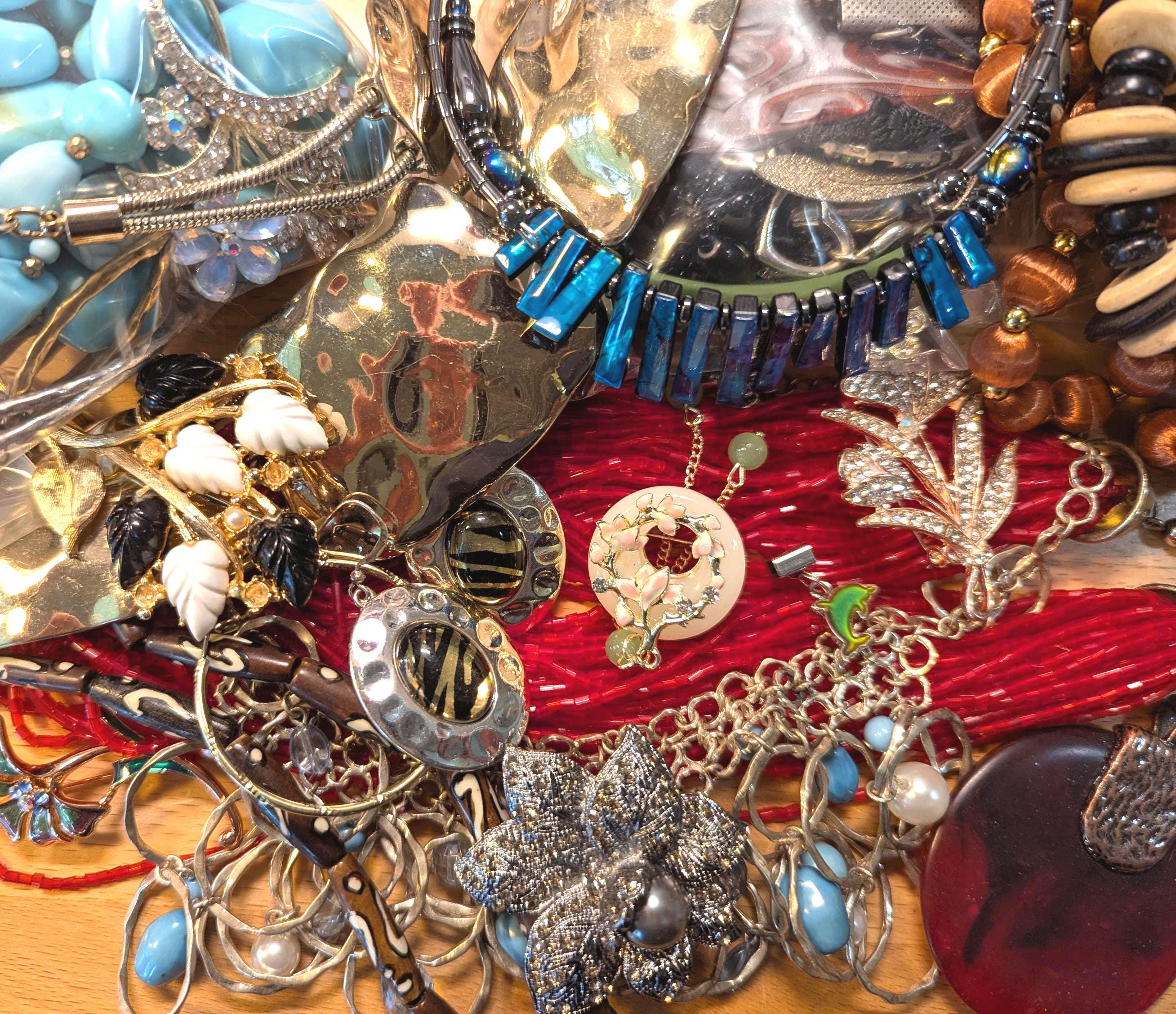 【vintage】ブローチ　130点以上　まとめ売り　大量 Large Brooch In Retro Costume Pins & Brooches for sale | eBay