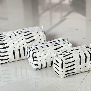 Handgemachtes wiederverwendbares Reiseset weißes Grundfutter Handblock bedruckter gesteppter Kulturbeutel 3er-Set - umweltfreundlich, auslaufsicher, ideal als Geschenk