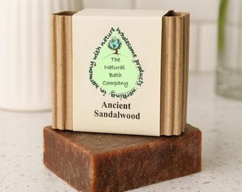 Savon artisanal au bois de santal ancien : pain exfoliant entièrement naturel