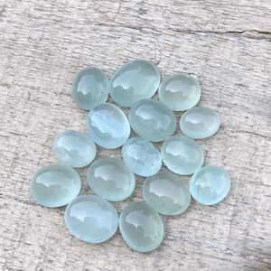Aquamarin Cabochons.