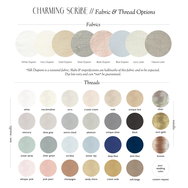 Pode incluir: Um gr&aacute;fico de cores para op&ccedil;&otilde;es de tecido e linha, com o texto "Charming Scribe". As op&ccedil;&otilde;es de tecido incluem White Dupioni, Ivory Dupioni e Natural Linen. As cores da linha variam do branco ao bronze, com op&ccedil;&otilde;es met&aacute;licas e n&atilde;o met&aacute;licas.