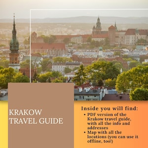 Può includere: Una guida turistica di Cracovia con uno sfondo di paesaggio urbano. La copertina recita "KRAKOW TRAVEL GUIDE". Include una versione PDF con indirizzi e una mappa con posizioni offline.