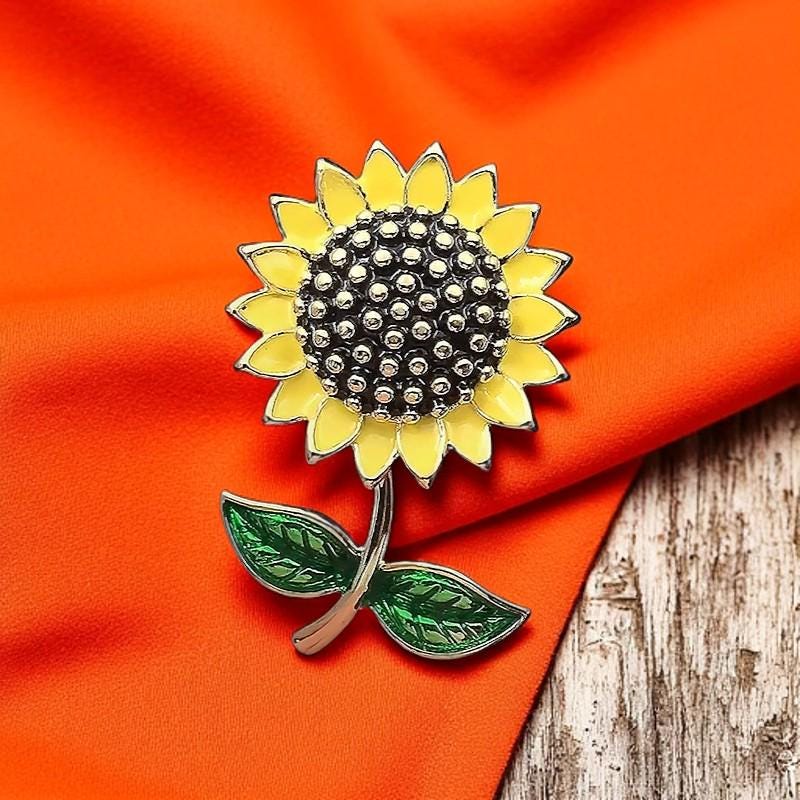 G Dragon Daisy Pin - Etsy