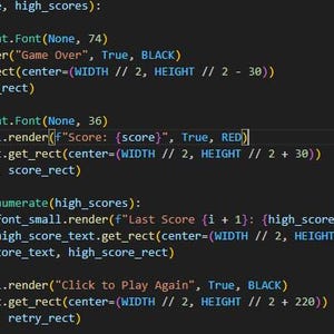 Puede incluir: Código para una pantalla de fin de juego en Python. El código muestra el texto "Game Over" en fuente grande negra, la puntuación del jugador en rojo y una lista de puntuaciones altas en negro. El código también muestra el texto "Haz clic para jugar de nuevo" en negro.