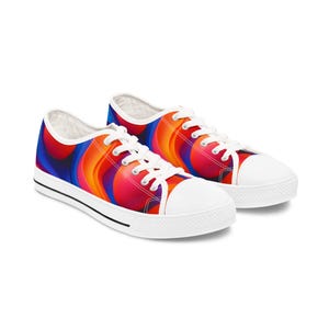 Abstract Design Low Top Sneakers: Vibrant Women&#39;s Casual Shoes