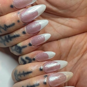 Pearl Shimmer French tip