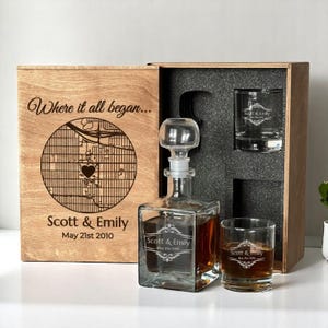 Cadeaux où nous nous sommes rencontrés, carte personnalisée, verres gravés, carte notre premier rendez-vous, ensemble de carafes à whisky, cadeau d'anniversaire, cadeau pour lui