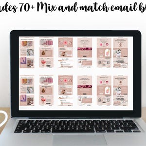 Może przedstawiać: Laptop wyświetla szablony e-maili w miękkiej, neutralnej palecie kolorów. Ekran pokazuje różne układy z tekstem i obrazami, w tym frazy takie jak „Nowość w sklepie” i „Witamy w naszym sklepie”. Tekst na górze mówi „Zawiera ponad 70 bloków e-maili do łączenia”.