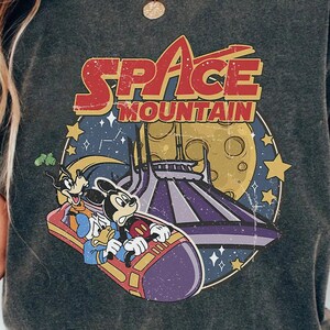 ヴィンテージ ディズニー スペースマウンテン シャツ、レトロ ディズニー 宇宙飛行士シャツ、ヴィンテージ ディズニー シャツ、ウォルト ディズニー ワールド シャツ、ディズニー旅行 2026 シャツ