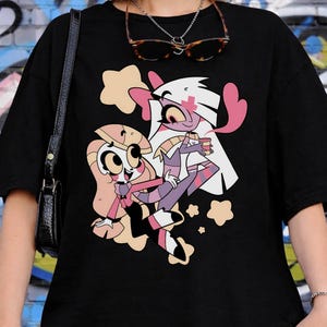 Charlie Morningstar x Vaggie Chibi-tröja, tröja, hoodie, Hazbin Hotel, Helluva Boss, tecknad t-shirt, present till Hellaverse-fans