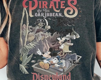 Camiseta vintage de Disney de Piratas del Caribe, camiseta de viaje de Disney con colores cómodos, camiseta de Mickey Pirata, atuendo familiar de Disneyworld, regalo de WDW