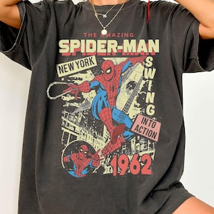 Komfort Farben Vintage The Amazing Spider-Man Shirt, Retro Marvel Comics Cover Tee, MCU Fan Geschenk, Familien Reise Shirt Bild 1