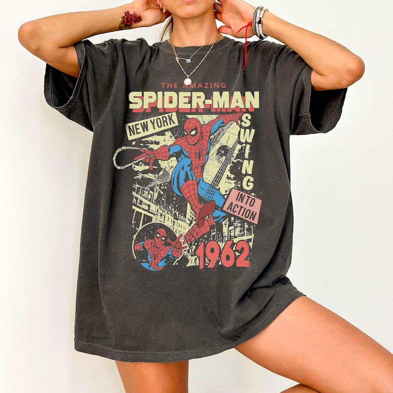 Komfort Farben Vintage The Amazing Spider-Man Shirt, Retro Marvel Comics Cover Tee, MCU Fan Geschenk, Familien Reise Shirt Bild 1
