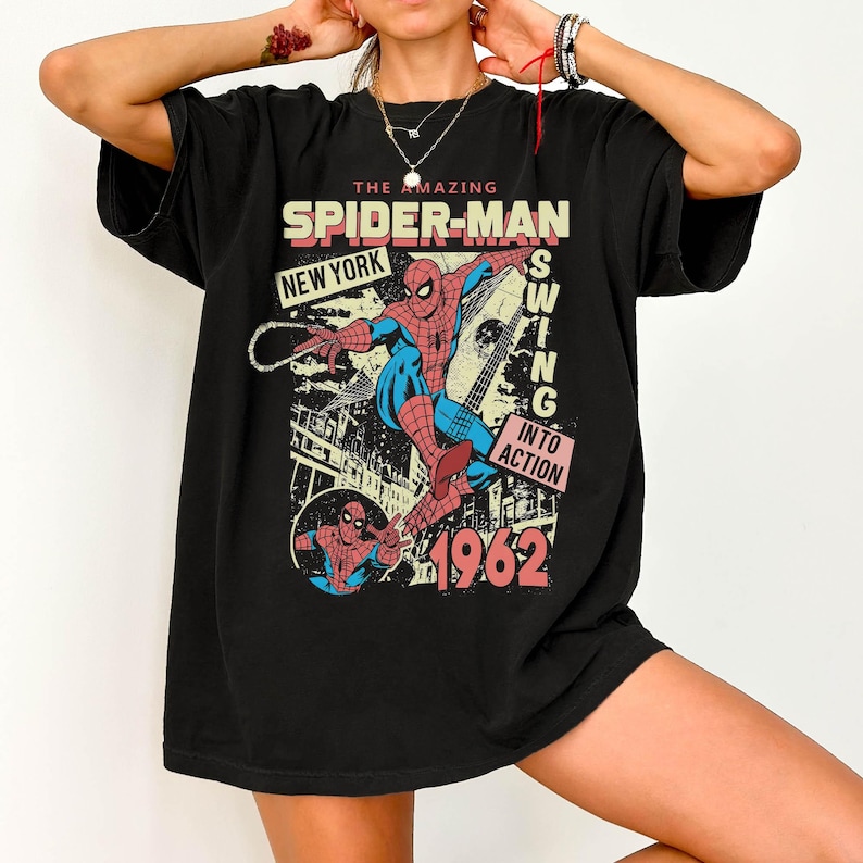 Komfort Farben Vintage The Amazing Spider-Man Shirt, Retro Marvel Comics Cover Tee, MCU Fan Geschenk, Familien Reise Shirt Bild 2