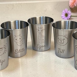 Edelstahl-Trinkbecher Kinder spülmaschinengeeignet individueller Name Wunschmotiv Teebecher personalisiert graviert Logo Geschenk Geburtstag