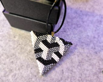 Collar con colgante de punto peyote con cuentas hecho a mano *Formas*