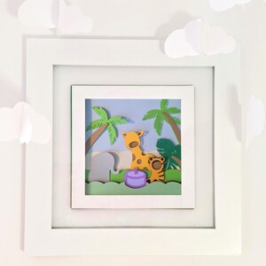 Carte faite main personnalisée premier anniversaire de bébé sauvage de la jungle | Créations 3D en couches découpées dans du papier | Décoration murale minimaliste | Cadeau pour chambre d'enfant | Boîte d'ombre