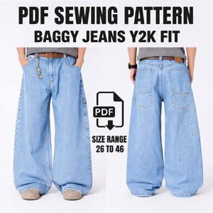 Può includere: Jeans larghi blu chiaro con vestibilità Y2K, mostrati da davanti e da dietro. L'immagine include il testo "PDF SEWING PATTERN BAGGY JEANS Y2K FIT" e "SIZE RANGE 26 TO 46". I jeans hanno ampie tasche e un design a gamba larga.