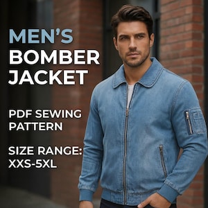 Può includere: Giacca bomber in denim blu chiaro con chiusura a zip e una piccola tasca sulla manica sinistra. La giacca ha un colletto e fa parte di un modello di cucito PDF. La gamma di taglie è XXS-5XL.