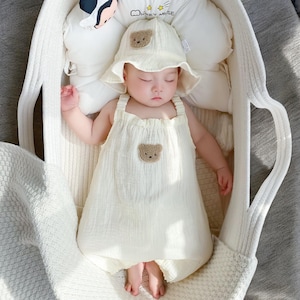 Newborn Summer Romper Set – Cotton Gauze Baby Outfit with Hat | Lightweight One-Piece Pajamas for Boys & Girls | 66–100cm Sizes