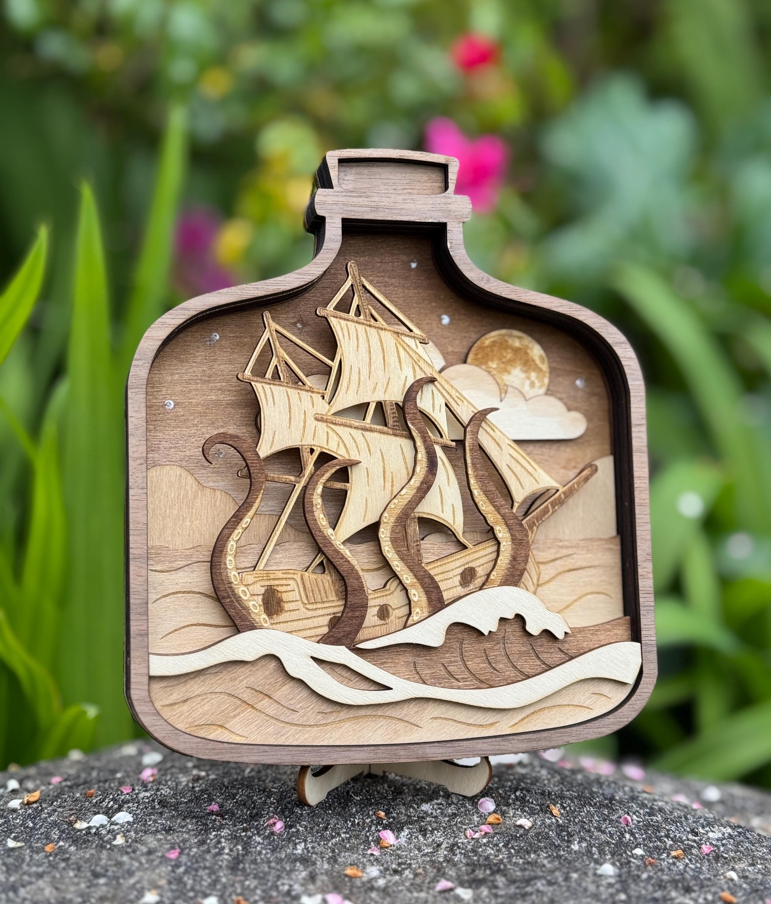 レーザーカッターや彫刻師向けの多層3D航海SVGバンドル。ボトルに入っ