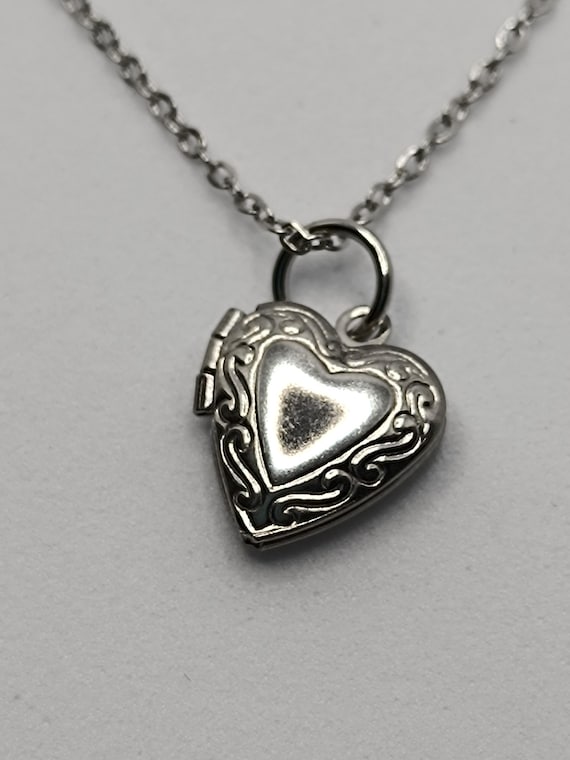 Herz Medaillon Kette Edelstahl – Foto Amulett zum Öffnen, Silberne Halskette 45cm, Personalisiertes Geschenk, Handmade in Hamburg, Vintage