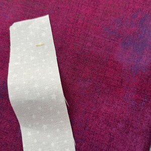 Patchworkstoff Moda Basicgrey Grunge Boysenberry 0,25m Bild 2