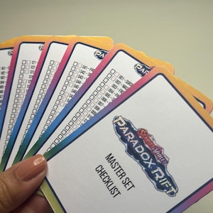 JCC Pokémon - Listes de contrôle de la Faille paradoxale numérique ; listes de contrôle de reliure pour jeu de cartes standard/principal (AUCUN article physique, imprimable uniquement)