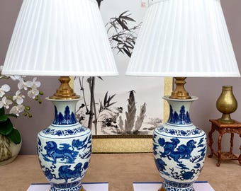 Single Hand Crafted Blue and White Imperial Lion Table Lamp, Chinese Porcelain Guardian Shi Sculpture Chinoiserie Decor, Premium Brass Wares