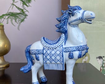 Estátua de cavalo artesanal em porcelana azul e branca - Símbolo decorativo de sucesso e vitalidade, figura artesanal do zodíaco chinês.