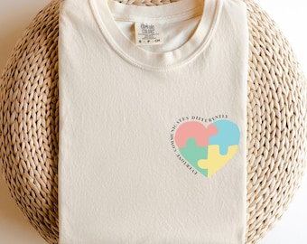 Koszulka Comfort Colors® Heart na temat świadomości autyzmu, akceptacji autyzmu, prezent dla nauczyciela autyzmu, prezent dla mamy autyzmu, ABA Neurodiversity, bądź miły, koszulka wspierająca