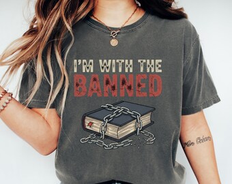 Förbjudna böcker komfortfärger skjorta: Bibliotekarie läser t-shirt