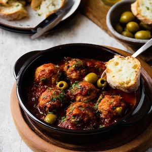 MELHOR RECEITA de Albôndigas com Azeitonas | Almôndegas Espanholas em Molho de Tomate e Azeitonas | Download Digital Instantâneo em PDF