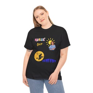 Verpleegster overdag, heks 's nachts, unisex zwaar katoenen T-shirt, verpleegstershirt, T-shirt, verpleegstershirt, katoenen shirt - gratis verzending vanuit de VS