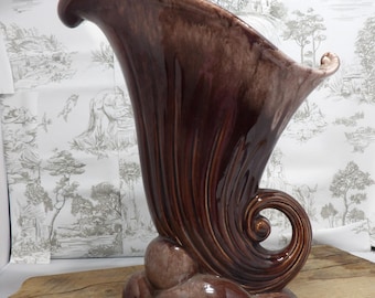 Vtg Royal Hickman Royal Haeger Cornucopia Vase  #676