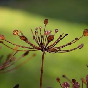 Metal Dill Flower Garden Stake: Handmade Rustic Garden Art