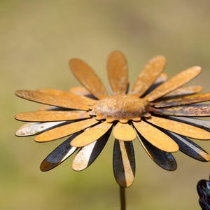 Сhamomile 3D. Metal garden art with flowers, rustic yard stakes, garden art, garden stakes, garden accessories, metal flowers, gifts for mom