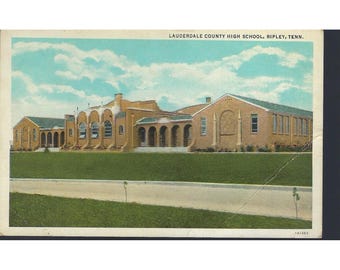Cartão postal antigo da Lauderdale County High School, Ripley, Tennessee.